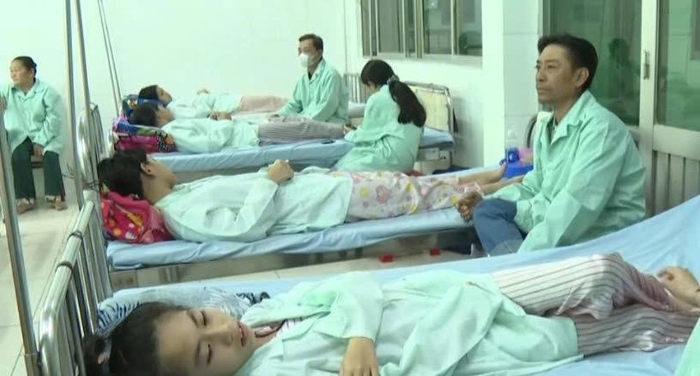 Đồng Tháp: Ngộ độc hàng loạt tại tiệm bánh mì Hồng Ngọc