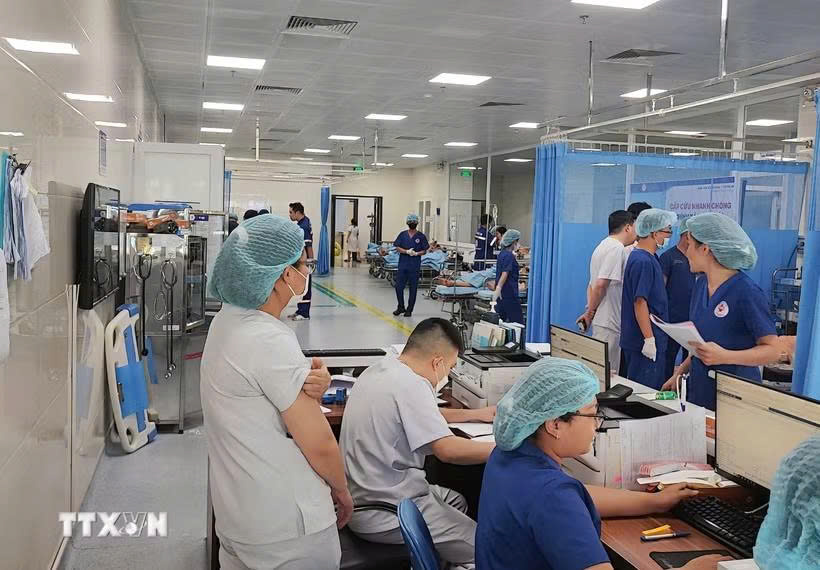 Nỗ lực điều trị các ca nặng trong vụ tai nạn trên cao tốc Diễn Châu-Bãi Vọt