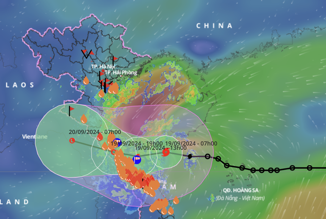 Đầu giờ chiều nay (19/9), bão số 4 đi vào đất liền Quảng Bình, Quảng Trị