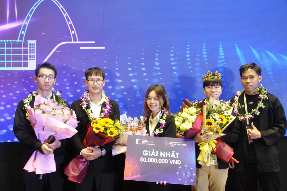'Tàu tự hành thông minh' giành giải Nhất Sáng tạo trẻ Bách Khoa 2022