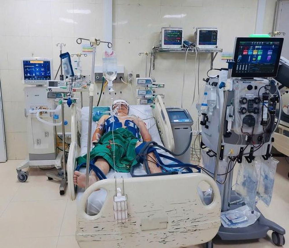Người đàn ông 47 tuổi ở Hà Nội được cứu sống ngoạn mục sau ngừng tim 50 phút