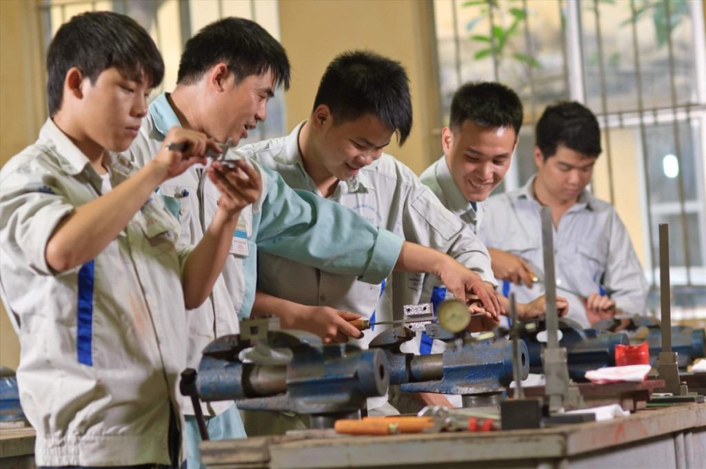 Quy định Khung chương trình bồi dưỡng năng lực thực hành nghề cho giảng viên, giáo viên giáo dục nghề nghiệp dạy thực hành