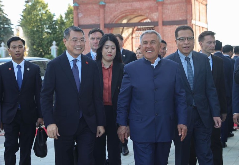 Thủ tướng Lê Minh Hưng gặp Người đứng đầu Cộng hòa Tatarstan (Liên bang Nga)