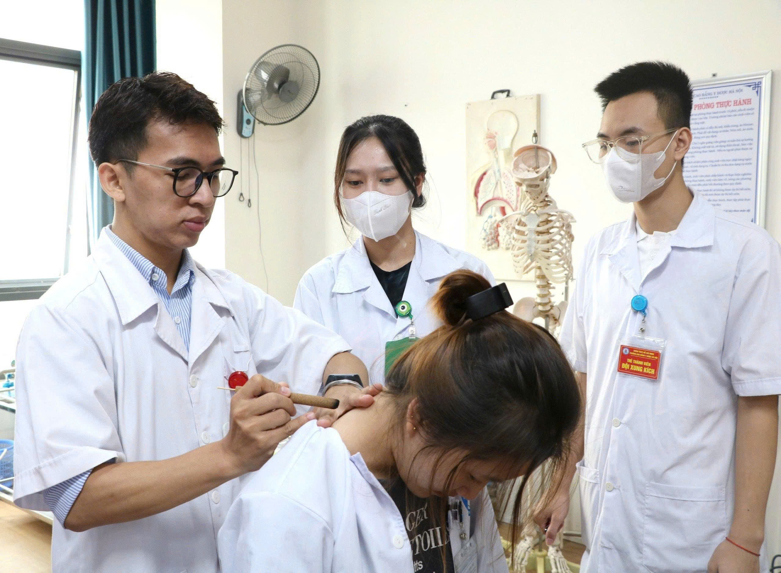 Thông báo tuyển sinh khóa đào tạo sơ cấp nghề Xoa bóp – Bấm huyệt năm 2025