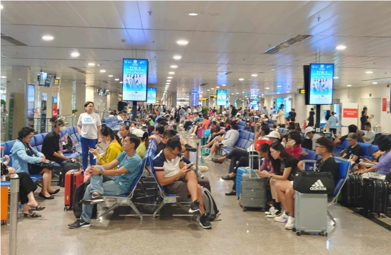 Bộ Xây dựng đề xuất chuyến bay chậm từ 3 giờ trở lên phải hoàn vé