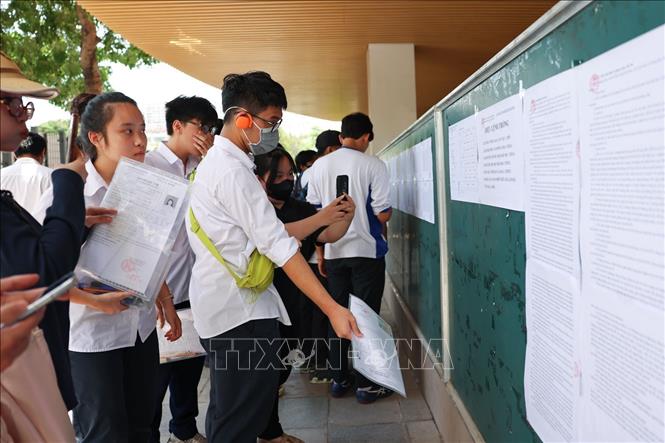 Thi tốt nghiệp THPT 2026: Tỷ lệ thí sinh đăng ký dự thi các môn Khoa học xã hội cao hơn so với Khoa học tự nhiên