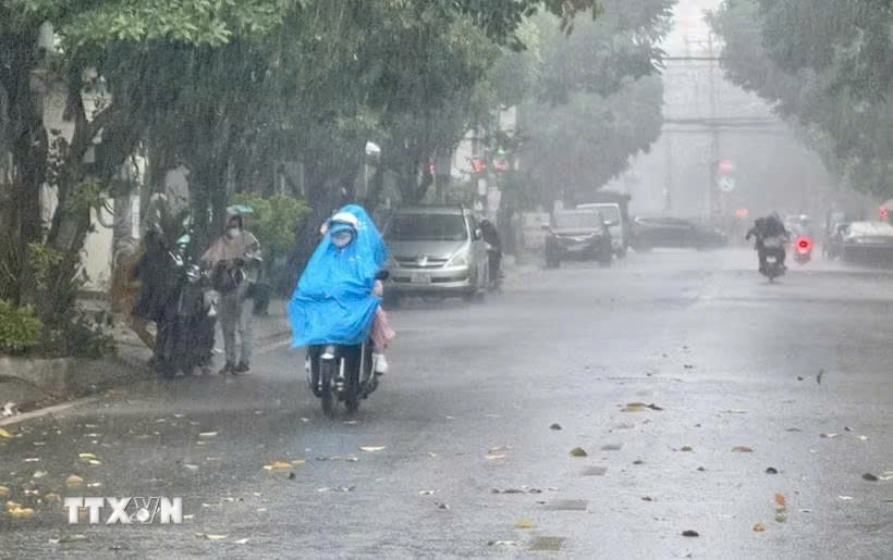 Thời tiết ngày 28/4: Bắc Bộ mưa dông, trời mát, Nam Bộ nắng nóng diện rộng