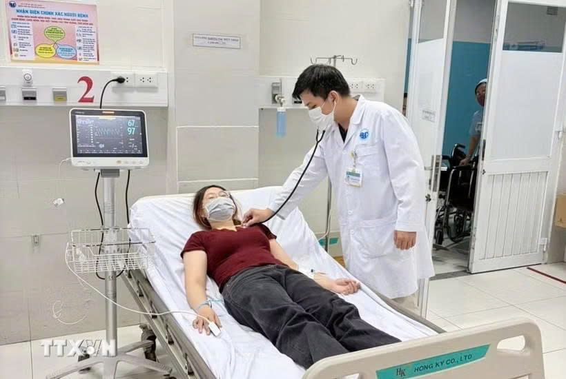 Vụ nghi ngộ độc ở Đồng Tháp: Yêu cầu cơ sở bánh mỳ tạm ngừng kinh doanh