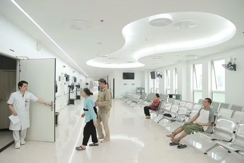 Bệnh viện Bạch Mai cơ sở Ninh Bình với 1.000 giường bệnh chính thức hoạt động
