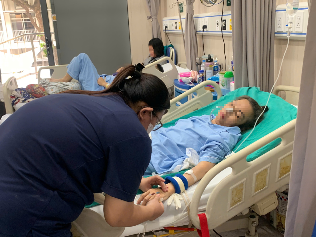 Cuộc chiến chống Ung thư: Người bệnh mắc kẹt giữa chi phí thuốc mới và tầm soát sớm
